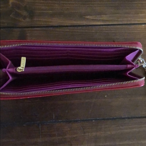 Fossil Red Leather Wristlet/Wallet - Picture 3 of 3
